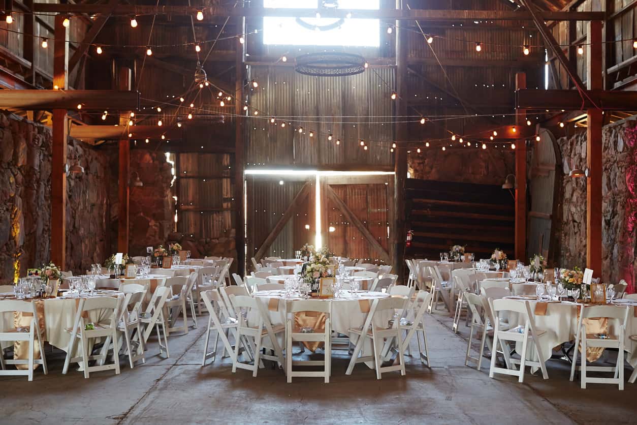 barn wedding trends