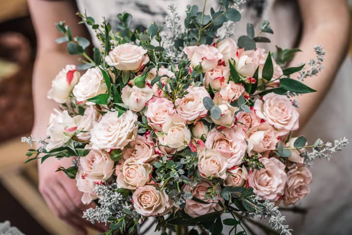 wedding band monochromatic bouquet